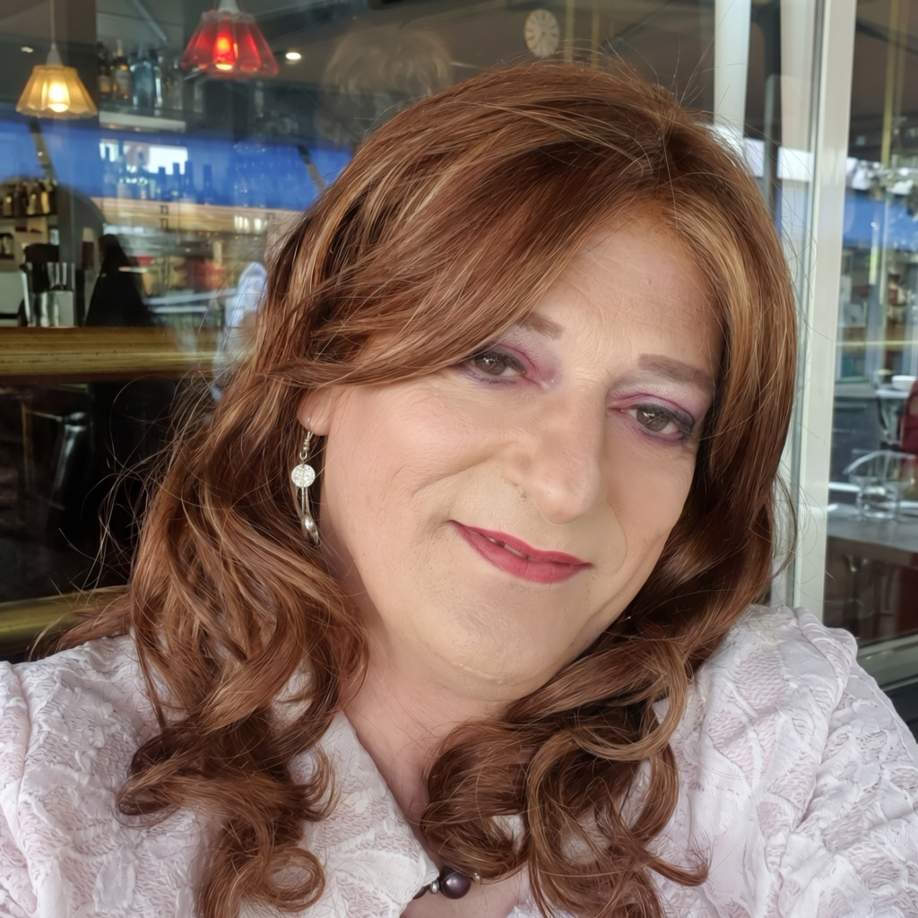 Portret van een crossdresser bij een artikel over travestie en zelfacceptatie